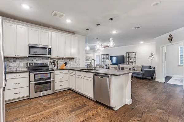 Property Slideshow image 2 of 29 | 651 n watters rd 1206, Allen, TX, 75013