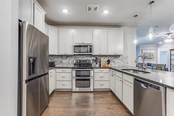 Property Slideshow image 3 of 28 | 651 n watters rd 1206, Allen, TX, 75013