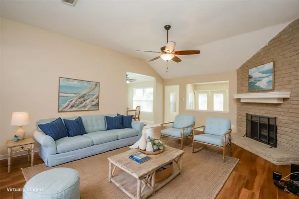 Property Slideshow image 3 of 19 | 703 laurel grove ln, Pearland, TX, 77584