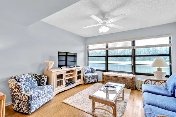 Property Slideshow image 3 of 34 | 18 plantation dr 206, Vero Beach, FL, 32966