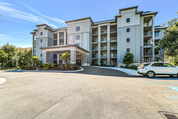 Property Slideshow image 2 of 47 | 63 skull creek dr 101, Hilton Head Island, SC, 29926
