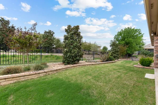 Property Slideshow image 2 of 38 | 431 star mountain ln, Georgetown, TX, 78633