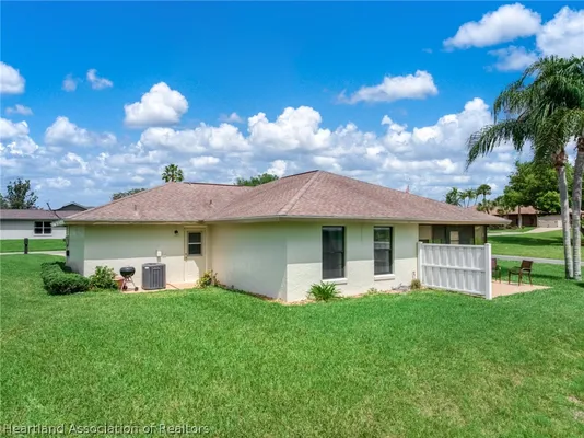 Property Slideshow image 2 of 50 | 2 indigo dr, Lake Placid, FL, 33852