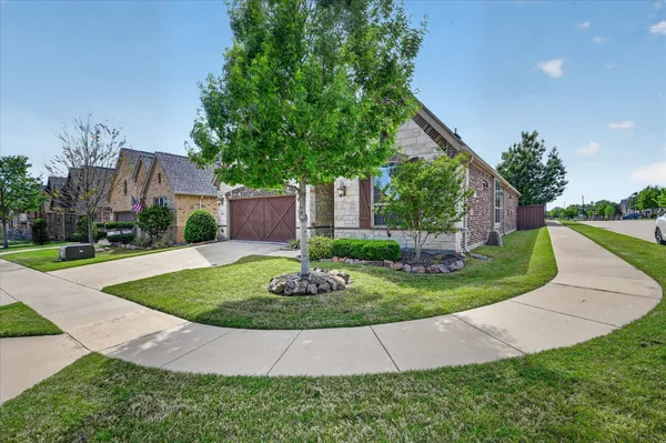 Property Slideshow image 2 of 38 | 6053 tompkins trl, Flower Mound, TX, 75028