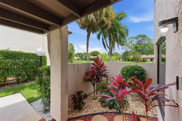 Property Slideshow image 3 of 50 | 21160 juego cir 13a, Boca Raton, FL, 33433