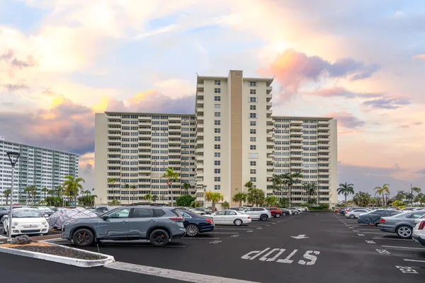 Property Slideshow image 3 of 39 | 3200 ne 36 st 512a, Fort Lauderdale, FL, 33308