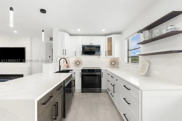 Property Slideshow image 2 of 35 | 319 preston h 319, Boca Raton, FL, 33434