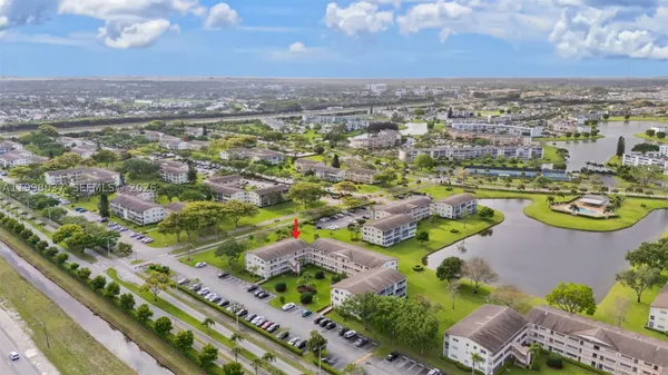 Property Slideshow image 2 of 35 | 319 preston h 319, Boca Raton, FL, 33434