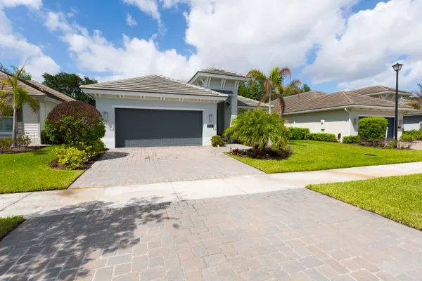 Property Slideshow image 2 of 25 | 12621 sw sunrise lake ter, Port St Lucie, FL, 34987