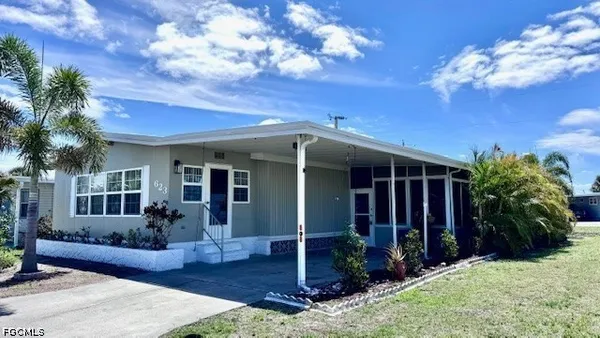 Property Slideshow image 3 of 46 | 5512 salem ln, North Fort Myers, FL, 33917