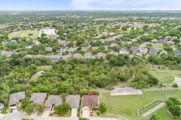 Property Slideshow image 2 of 34 | 117 hacienda heights cv, Georgetown, TX, 78633