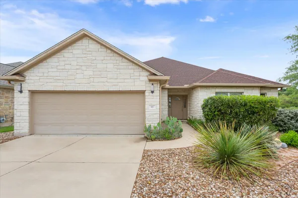 Property Slideshow image 3 of 34 | 117 hacienda heights cv, Georgetown, TX, 78633