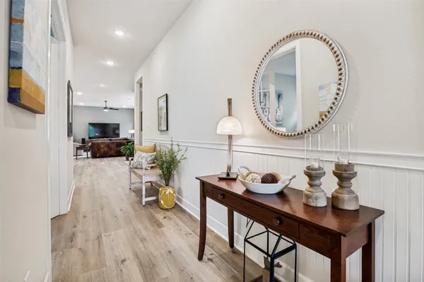 Property Slideshow image 2 of 40 | 4810 emerald grv, Arlington, TX, 76005