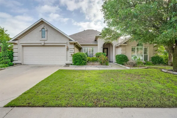 Property Slideshow image 2 of 39 | 9716 amber ct, Denton, TX, 76207