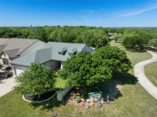 Property Slideshow image 3 of 32 | 405 fieldstone dr, Georgetown, TX, 78633