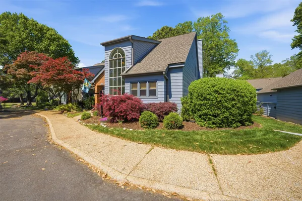 Property Slideshow image 3 of 47 | 254 archers mead, Williamsburg, VA, 23185