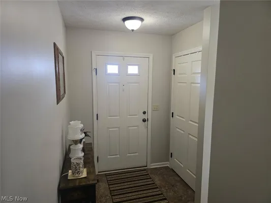 Property Slideshow image 3 of 25 | 313 breckenridge oval, Elyria, OH, 44035