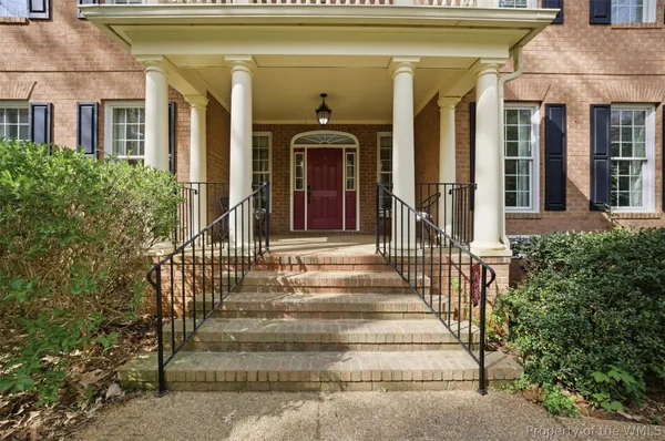 Property Slideshow image 2 of 46 | 113 walton heath, Williamsburg, VA, 23188