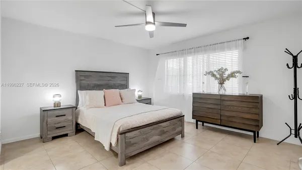 Property Slideshow image 2 of 42 | 100 sw 130th ter 204c, Pembroke Pines, FL, 33027