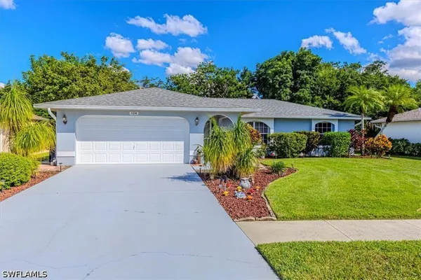 Property Slideshow image 2 of 21 | 124 versailles cir, Naples, FL, 34112