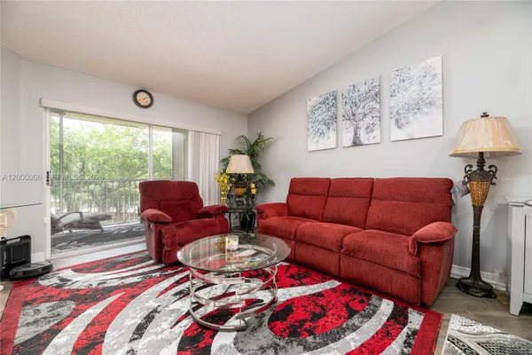 Property Slideshow image 2 of 36 | 7535 trent dr 202, Tamarac, FL, 33321