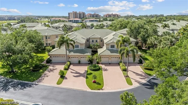 Property Slideshow image 2 of 37 | 658 vintage reserve cir 7c, Naples, FL, 34119