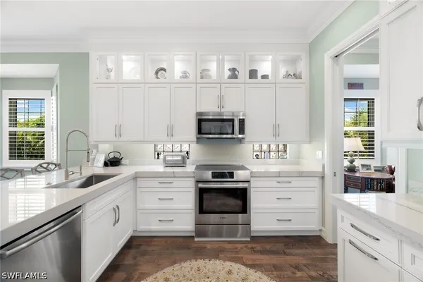 Property Slideshow image 3 of 31 | 710 bentwater cir 204, Naples, FL, 34108