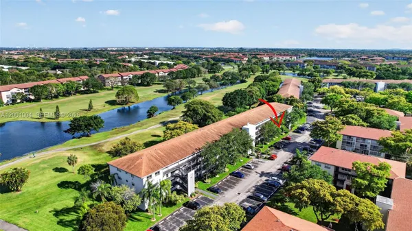 Property Slideshow image 3 of 36 | 101 sw 132nd way 213j, Pembroke Pines, FL, 33027