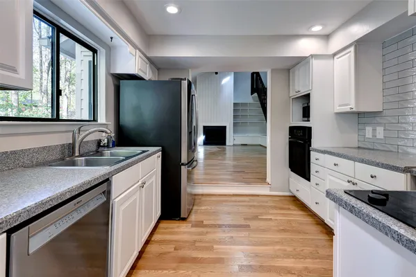 Property Slideshow image 3 of 46 | 109 holman rd, Williamsburg, VA, 23185