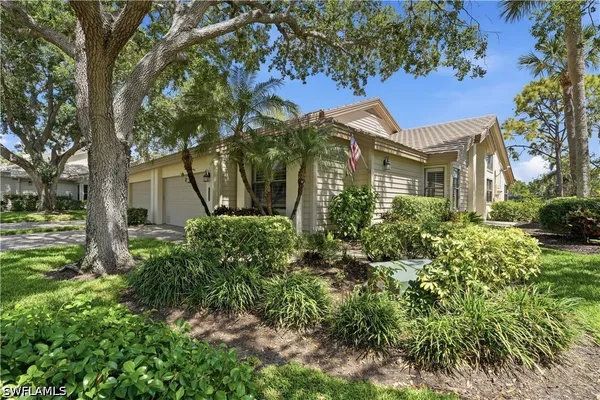 Property Slideshow image 3 of 43 | 27173 kindlewood ln, Bonita Springs, FL, 34134