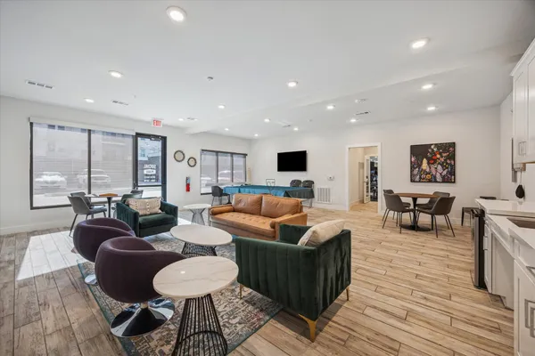 Property Slideshow image 3 of 38 | 6804 westview dr unit 2307 dr 2307, Houston, TX, 77055