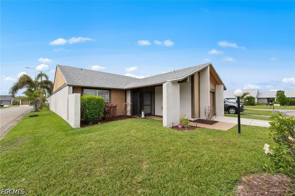 Property Slideshow image 3 of 42 | 18424 orangecrest ct, Lehigh Acres, FL, 33936