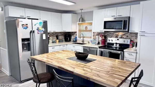 Property Slideshow image 3 of 50 | 14525 battery bnd, North Fort Myers, FL, 33917