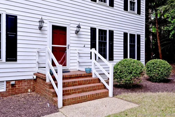 Property Slideshow image 2 of 50 | 109 daingerfield rd, Williamsburg, VA, 23185