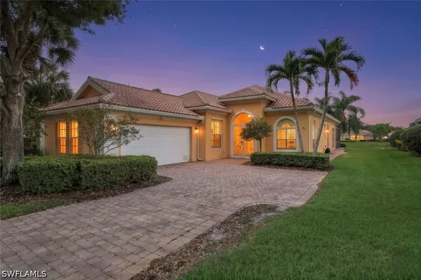 Property Slideshow image 2 of 38 | 28032 eagle ray ct, Bonita Springs, FL, 34135
