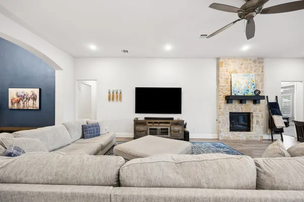 Property Slideshow image 2 of 38 | 2700 castlebridge, The Colony, TX, 75056