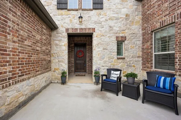 Property Slideshow image 2 of 40 | 2700 castlebridge, The Colony, TX, 75056