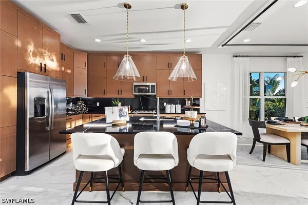 Property Slideshow image 2 of 16 | 2550 kingfisher dr, Naples, FL, 34112
