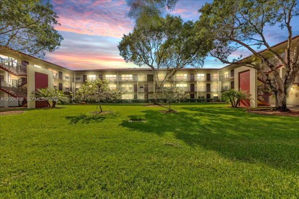 Property Slideshow image 2 of 38 | 13500 sw 1st st 307u, Pembroke Pines, FL, 33027