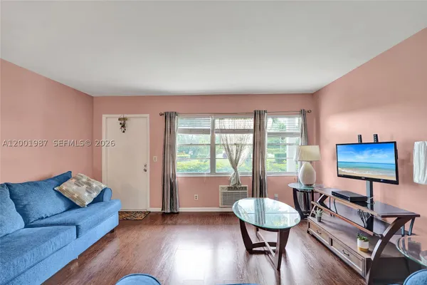 Property Slideshow image 3 of 22 | 511 fanshaw m 511, Boca Raton, FL, 33434