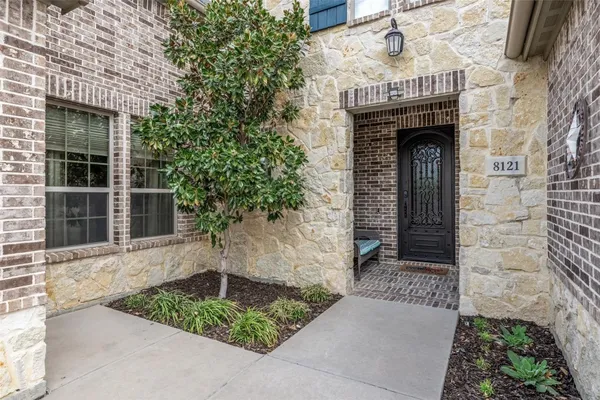 Property Slideshow image 3 of 40 | 8121 tramore, The Colony, TX, 75056