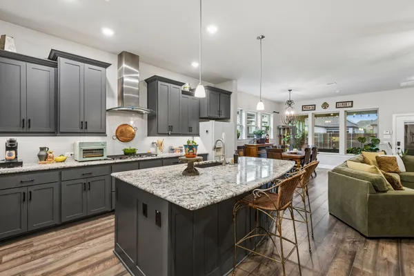 Property Slideshow image 2 of 30 | 4717 beaver creek dr, Arlington, TX, 76005