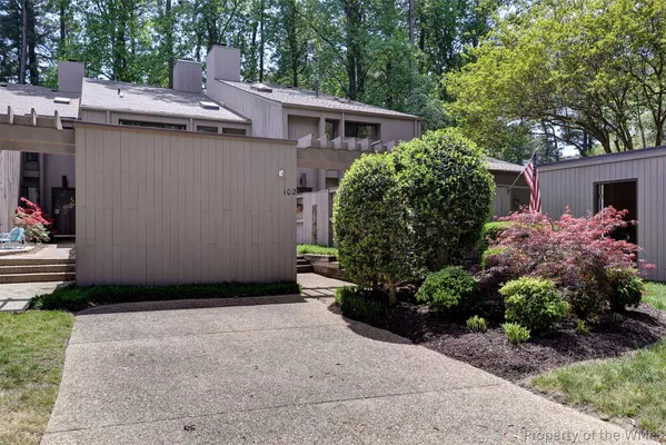 Property Slideshow image 2 of 38 | 102 harrops gln, Williamsburg, VA, 23185