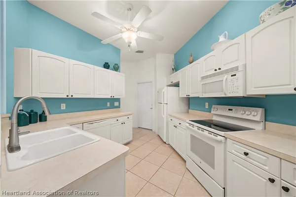 Property Slideshow image 2 of 22 | 2018 ashley oaks cir, Sebring, FL, 33870