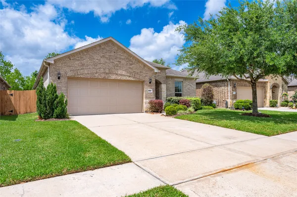 Property Slideshow image 2 of 38 | 663 tenuta ln, League City, TX, 77573