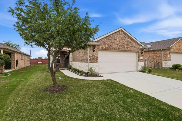Property Slideshow image 2 of 40 | 1836 marsh point dr, Frisco, TX, 75036