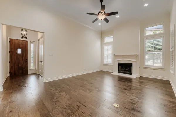 Property Slideshow image 2 of 26 | 105 lucia cir 1, Lakeway, TX, 78734