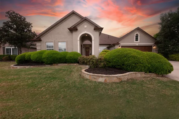Property Slideshow image 2 of 34 | 10309 countryside dr, Denton, TX, 76207