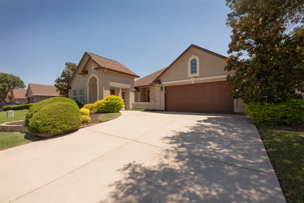 Property Slideshow image 3 of 32 | 10309 countryside dr, Denton, TX, 76207
