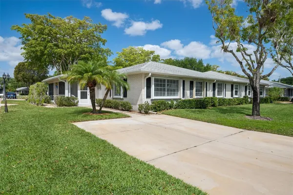 Property Slideshow image 2 of 15 | 10125 s 44th ave 351, Boynton Beach, FL, 33436